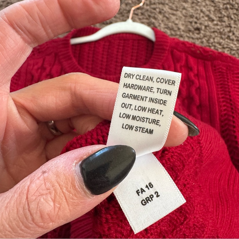 St John Red 100% Wool High Low Sweater Oversized Knit Size S M - Picture 6 of 9